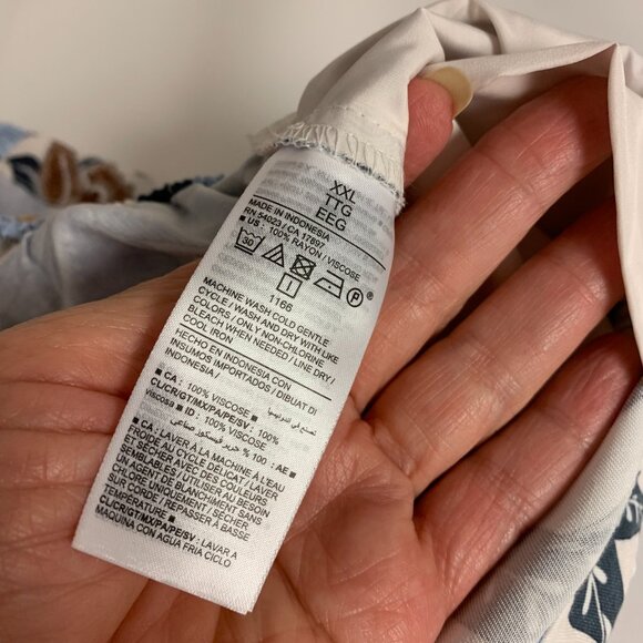 Old Navy Womens Shorts SZ XXL Blue Floral Flat Front NWT Causal Tropical Relaxed - Picture 5 of 9